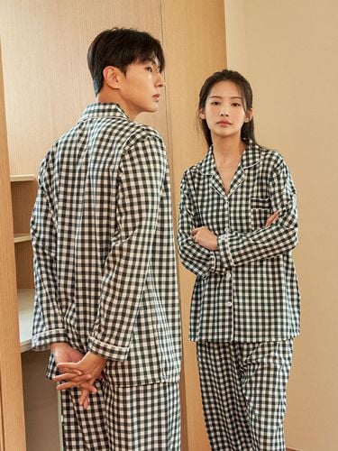 Silk Fit Melow Long-Sleeved Couple Pajamas Set - DOSSY - Modalova