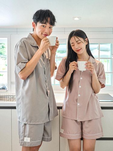 Silk Fit Essential Short-Sleeved Couple Pajamas Se - DOSSY - Modalova