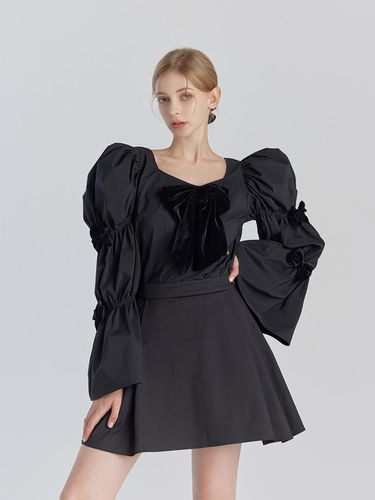 Rosa Puff Blouse (Black) - GRACE U - Modalova