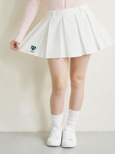 Green Heart Double Pleats Skirt White - goxo - Modalova