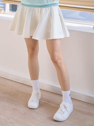 Heart logo line flare skirt white - goxo - Modalova