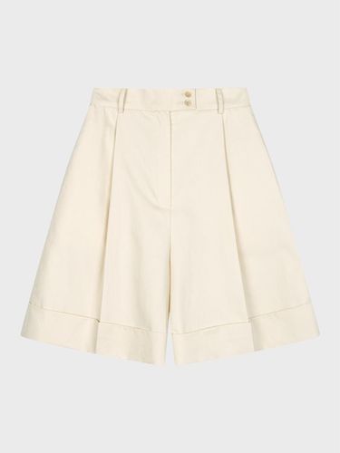 Bermuda Turn-up Pants (Cream) - YIJU - Modalova