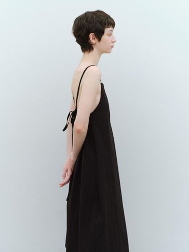 Halter neck dress (black) - tetu - Modalova