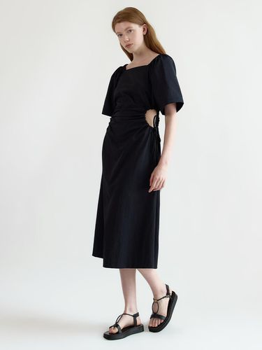 Volume Shirring Dress_Black - NEBELEVERYWEAR - Modalova