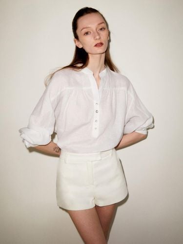 LOW WAIST SHORT PANTS_WHITE - RIDIFI - Modalova