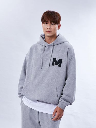 SIGNATURE M LOGO HOODIE (GREY) - MUTZ - Modalova