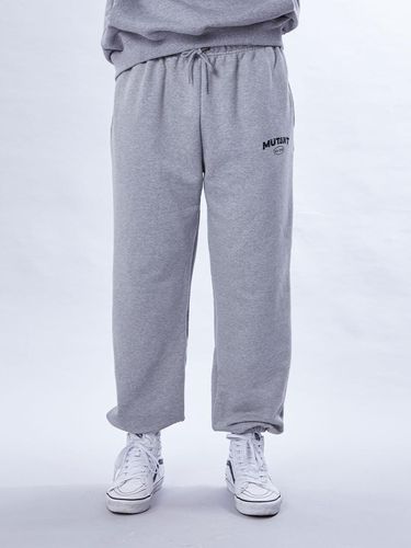 SIGNATURE JOGGER WIDE SWEAT PANTS (GREY) - MUTZ - Modalova