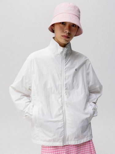 Rustle Windbreaker (White) - CLOVE - Modalova