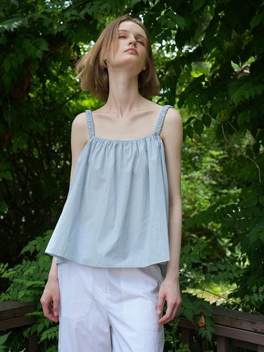 BRI SLEEVELESS BANDING BLOUSE (SKY BLUE) - LEIE - Modalova