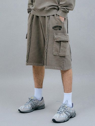 Romantic 90 Pigment Bermuda Cargo Shorts - GAKKAI UNIONS - Modalova