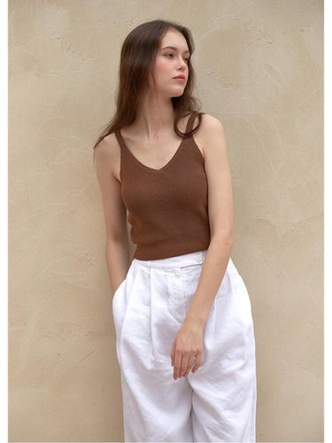 Texture Sleeveless Knit Top_Brown - Recur,ecur - Modalova