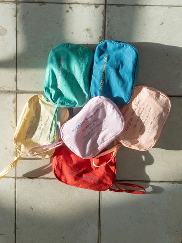 Wander Pouch (6color) - HOTEL PARIS CHILL - Modalova