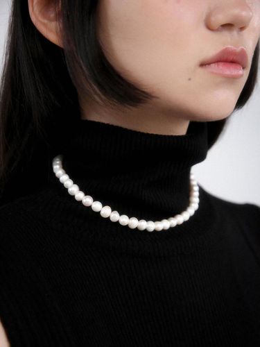 Essential Freshwater Pearl Choker - L - Baked Alaska - Modalova