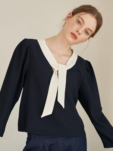 ALICE BLOUSE_NAVY - flove - Modalova