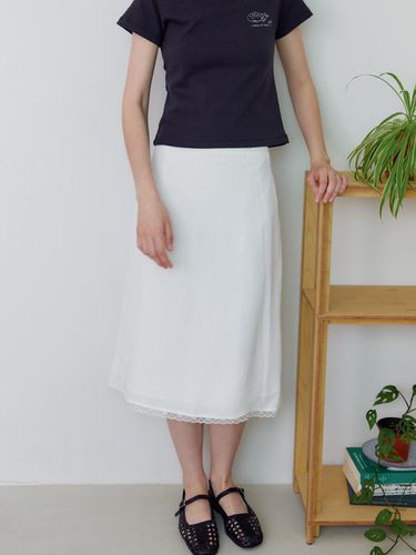 Linn silky midi skirt_white - TRWA - Modalova