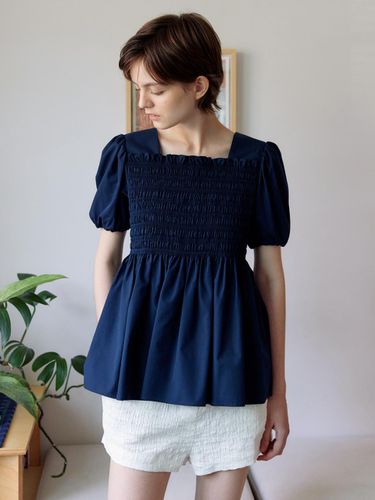 Square Shirring Smock Blouse_Navy - TRWA - Modalova