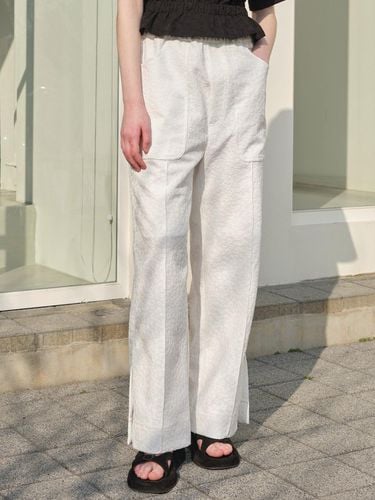 Silvet Flower Jacquard String Pants (White) - TRWA - Modalova