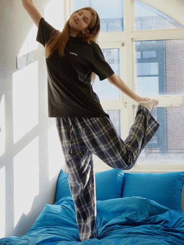 Label Checkered Lounge Pants (2 colors) - lazyz - Modalova