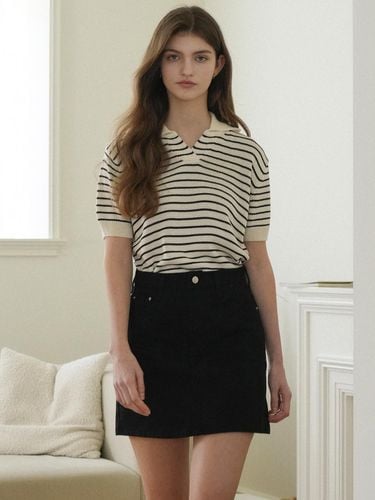 Stripe Collar Half Knit (Black) - VLETI - Modalova