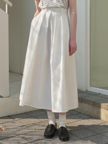 Sagan Pleats Long Skirt (WHITE) - TRWA - Modalova