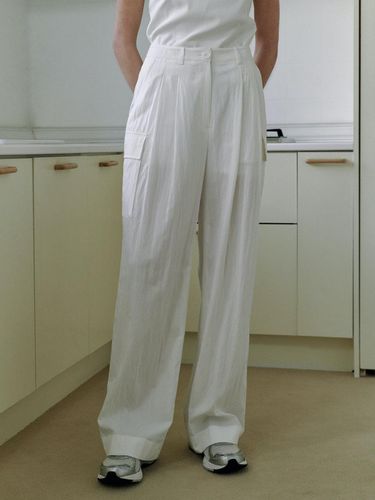 Semi wide pintuck cargo pants (White) - TRWA - Modalova