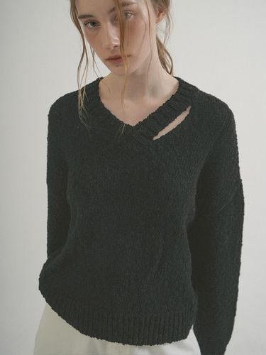 Cotton Slavic V-neck Cutting Knit () - VLETI - Modalova