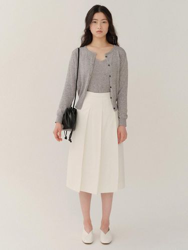 Jete Pleats Skirt White - KINDERSALMON - Modalova