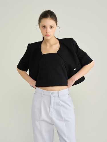 Half Sleeve Round Cropped Jacket BK_K242PSF701 - DEKAVV - Modalova