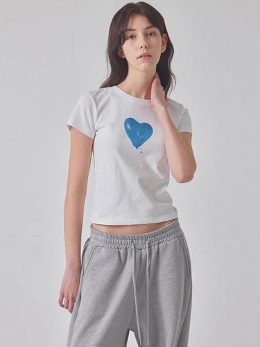 HEART-SHAPED BALOON-PRINTED T-SHIRT_T416TP103(WH) - TOPGIRL - Modalova