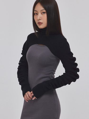 SIGNATURE WAVY SLEEVE BOLERO _T226TP126(BK) - TOPGIRL - Modalova