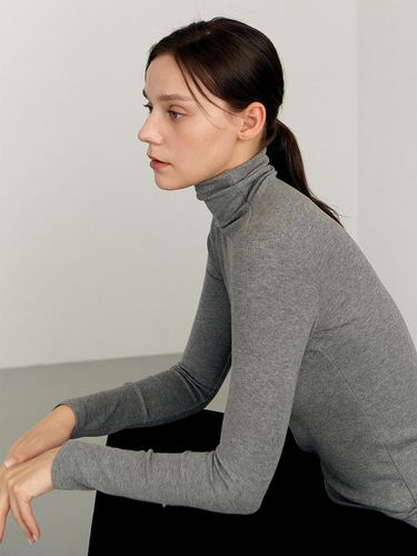 Daily V-neck Turtleneck T-shirt - TSH - Modalova