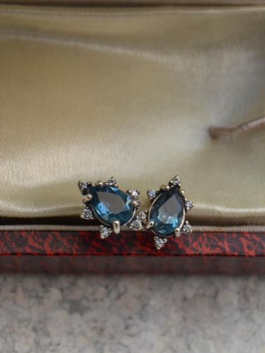 Bailey. LB topaz Earring - martha in the garret - Modalova