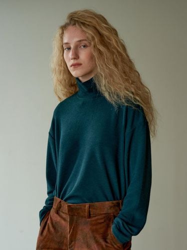 BASIC TURTLENECK POLA KNIT_BLUEGREEN - Trip LE Sens - Modalova