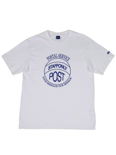 STAMP-FRONT TEE (WHITE) - STAFFONLY - Modalova