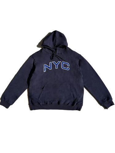 NYC HOODIE (NAVY) - STAFFONLY - Modalova