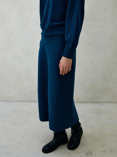 Cashmere knit skirt (bokashi blue) - tetu - Modalova