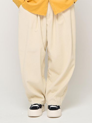 CB CORDUROY BALLOON WIDE PANTS (BEIGE) - CARGOBROS - Modalova