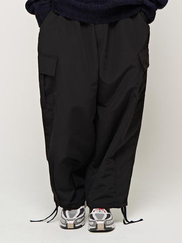 CB WIDE BALLOON CARGO PANTS (BLACK) - CARGOBROS - Modalova