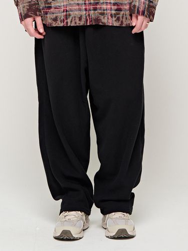 CB FLEECE WIDE PANTS (BLACK) - CARGOBROS - Modalova