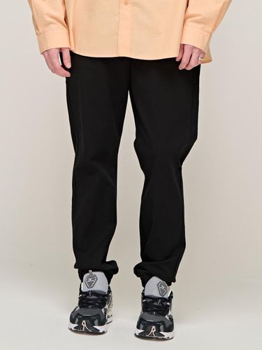 CB RELAX FIT JOGGER PANTS (BLACK) - CARGOBROS - Modalova