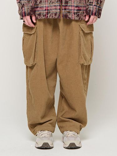 CB CORDUROY BANDING CARGO PANTS (BEIGE) - CARGOBROS - Modalova