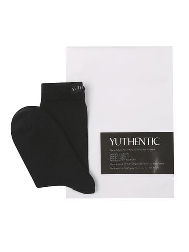 Universal Label Cotton Socks Black - YUTHENTIC - Modalova