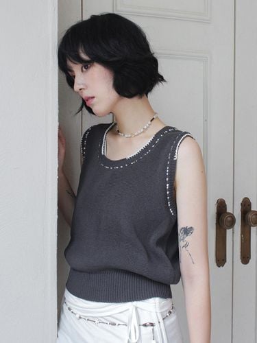 Linen Knit Vest Stitched by Hand_CHARCOAL - Rubati - Modalova