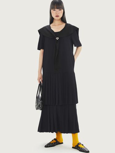 Color Block Sailor Pleats Dress_LFDAA24140NYD - LUCKY CHOUETTE - Modalova