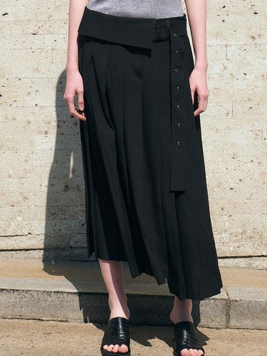 Waist Point Pleats Long Skirt (With Belt) - LUCKY CHOUETTE - Modalova