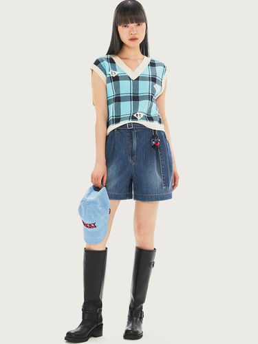 Tuck Denim Shorts (With Belt)_LFPDA24130BUX - LUCKY CHOUETTE - Modalova