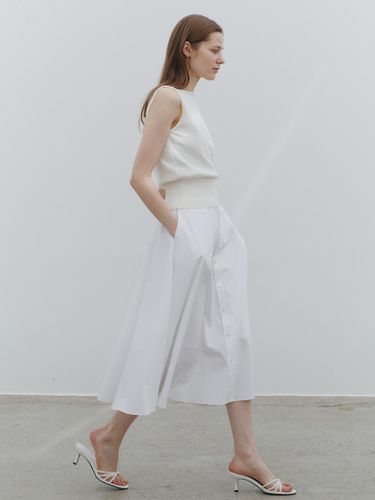 Button flare skirt (White) - KLEAN - Modalova