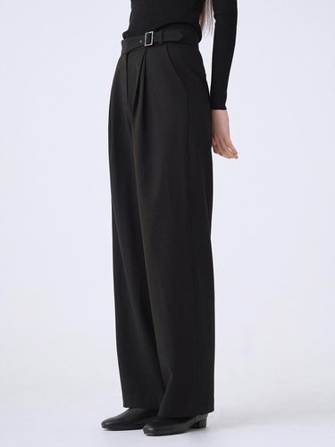 Double Tuck Wide Belt Slacks () - ILROZE - Modalova