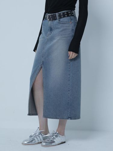 FRONT SLIT DENIM LONG SKRIT BLUE - MORELIKEIT - Modalova