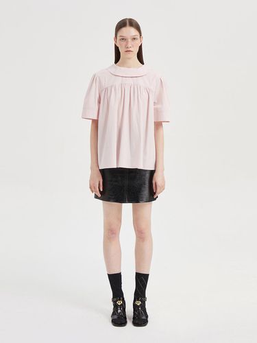 Back Open Shirring Short Sleeve Blouse - LUCKY CHOUETTE - Modalova